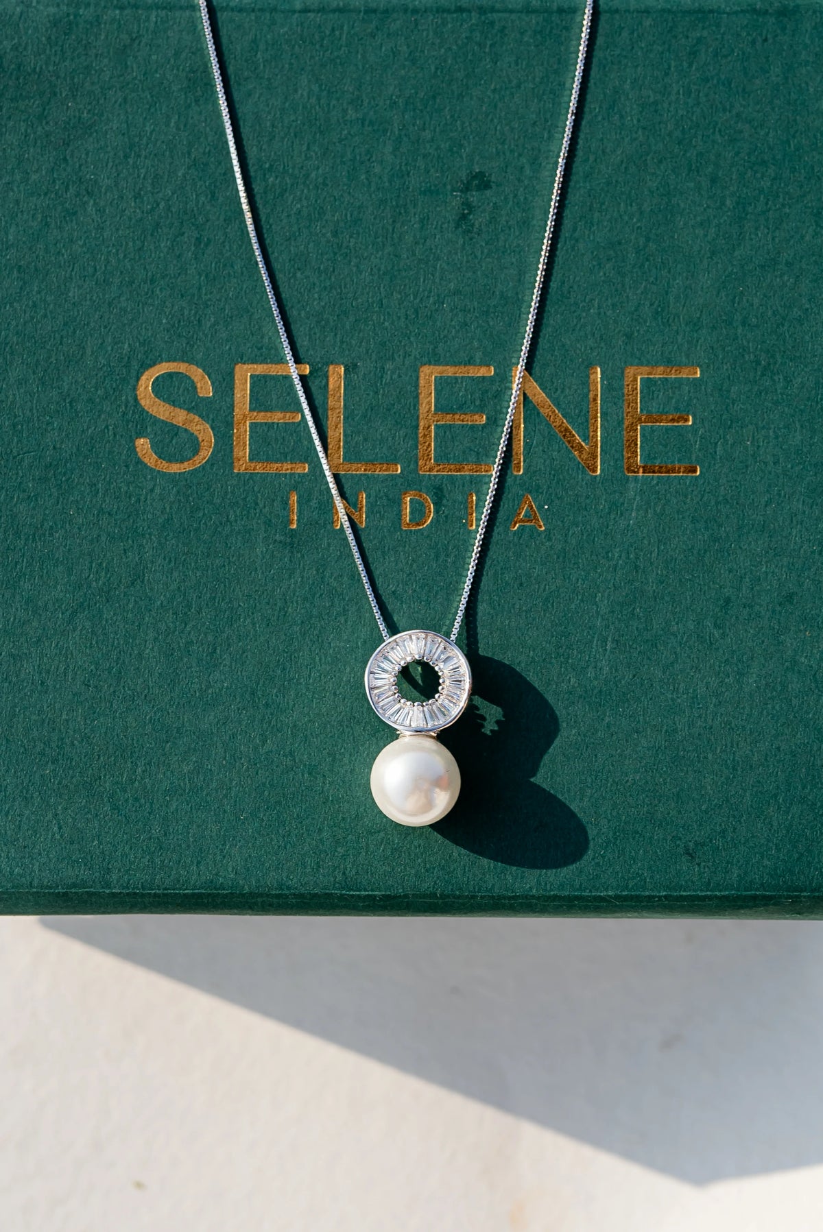 Love Circle Pure Pearl Diamond Pendant